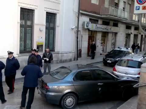 Rapina e sparatoria all'ufficio postale