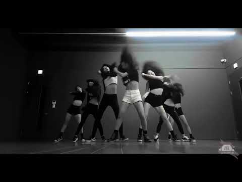 LipBubble Dance Cover #1 - Superlove