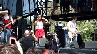 The Go! Team | Grip Like A Vice | live Lollapalooza, August 1, 2008