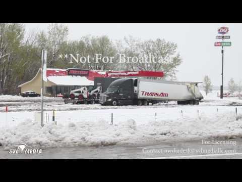 Brady, Nebraska - Late Season Snow/Semi Accidents/Tree Limbs Down - April 30th, 2017
