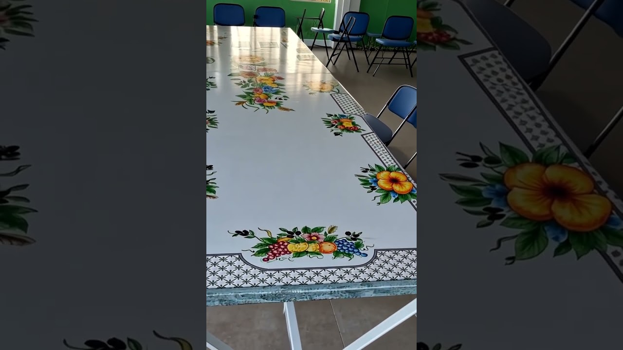 Tavolo in pietra lavica ceramizzato.