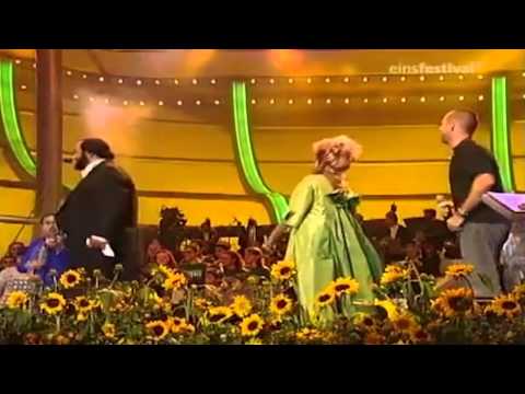 Celia Cruz, Luciano Pavarotti y Jarabe de Palo - Guantanamera