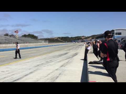 Mazda "Rennen deines Lebens" Laguna Seca Rennen #2 – Einfahrt in die Box