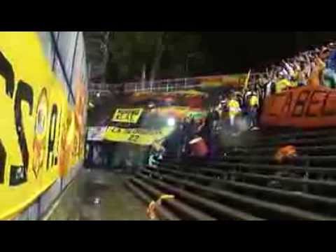 Hinchada de Crucero del Norte en La Plata (La 22 y la 147)