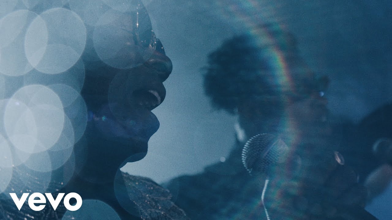 Earth, Wind & Fire ft Lucky Daye – “You Want My Love”