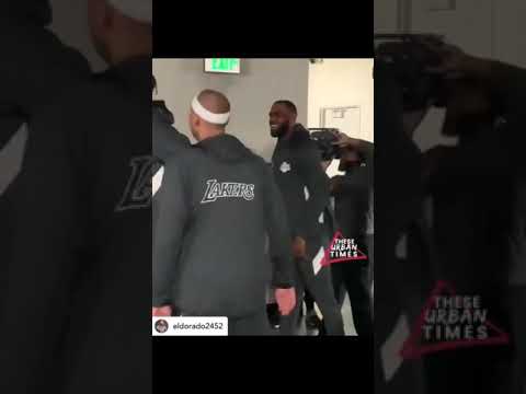 Javale being the Lakers hype man