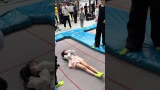 Download lagu Cewek Ini Gagal Digendong Manja Sama Si Oppa! #shorts mp3 Download lagu Cewek Ini Gagal Digendong Manja Sama Si Oppa! #shorts mp3