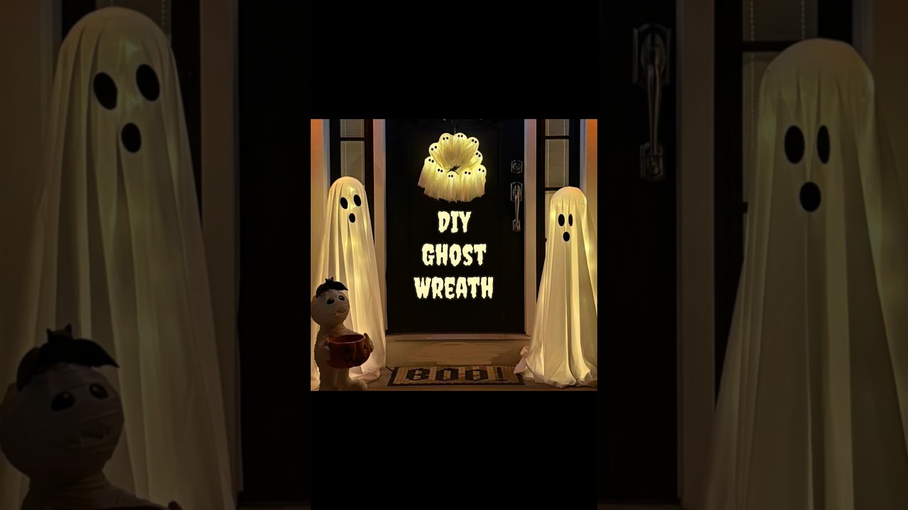 Easy DIY Halloween Wreath 👻 #halloweendecor #diyhalloweendecorations #diycrafts #halloweendiy