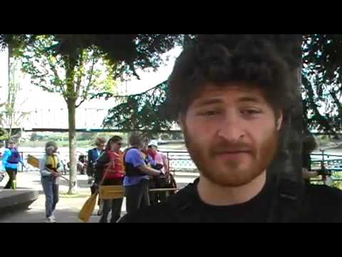 法学部ドラゴンボートチーム。正義の尺度 (Law school dragon boat team: Scales of Justice)