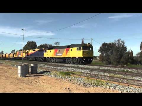 Australian QR National Grain Train Junee - L Class August 2011