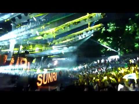 Eddie Halliwell (scratch on ipad) - Live @ Sunrise Festival 2011