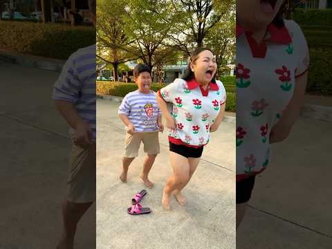 เดินเท้าเปล่า 😆