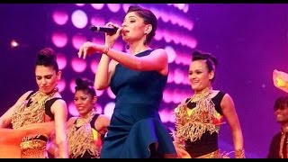 Kanika Kapoor Live Performance Baby Doll Mein Sone Di chitiya kalaiya