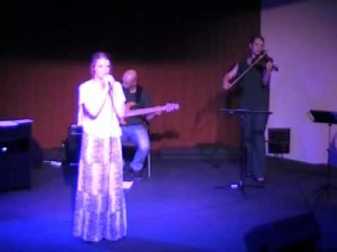 SZEPTEM Agata Klimczak z zespołem Kształty Słów