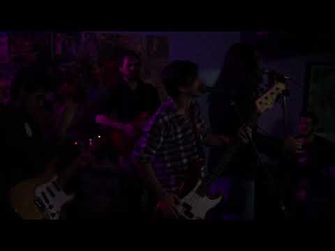 EL CAMINANTE - Mutantes con mascaras de Ancestros en A Vivirla Bar 15-06-17