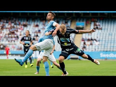 Markus Rosenberg! Å så rädda dom e, för din armbåge! Markus Rosenberg!