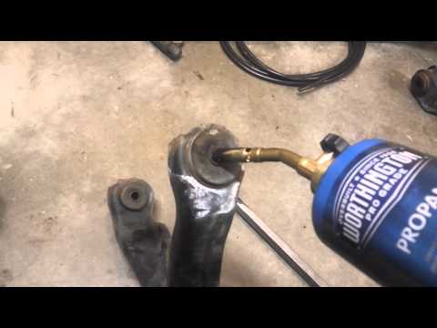 Suspension bushing inner sleeve removal