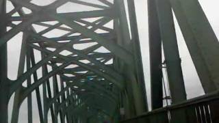 preview picture of video 'Crossing Conde McCullough's North Bend Bridge'