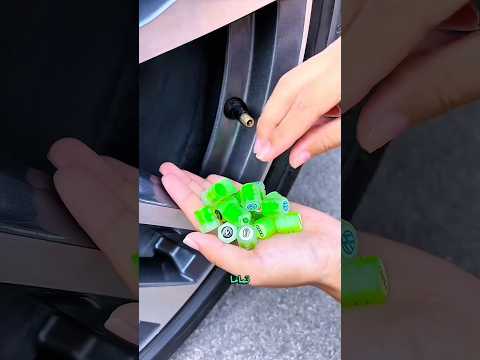 أمي ركّبت أضواء لامعة على سيارة أبي الجديدة من بي إم دبليو 😱🚗