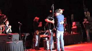 Steve Wariner gives his guitar to Blake Shelton