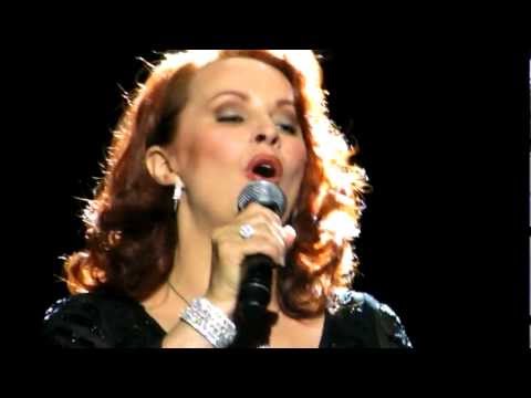 SHEENA EASTON - WHEN HE SHINES IN LIVE 2012