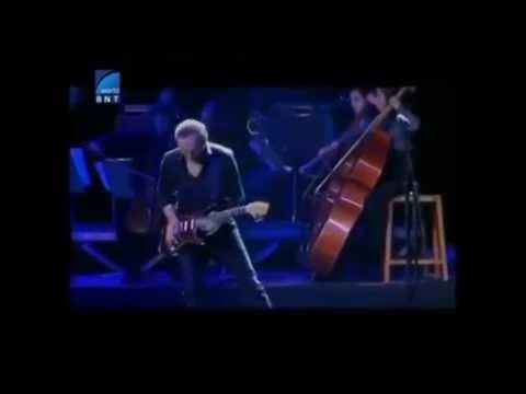 28-10-2011:I POOH IN SOFIA - ASSOLO DI DODI BATTAGLIA