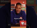 Welke ??????????????? heeft Van Dijk vanavond om? ‘Als groep voor gekozen…’ ?