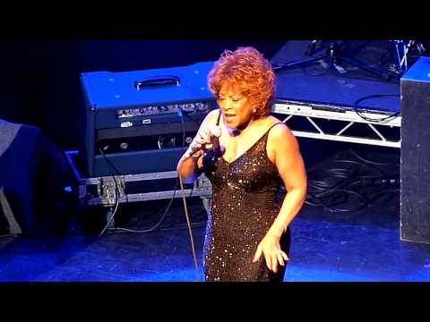 THE THREE DEGREES A WOMAN IN LOVE @INDIGO2 LONDON 28 FEB 2011