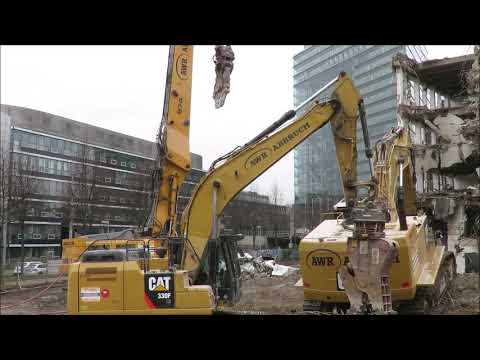 Bagger CAT 330F, CAT 352F, CAT 390F und Liebherr 974 - mehr Platz ist auch nicht