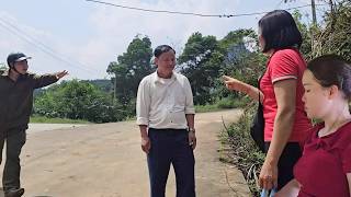 Download lagu The man uttered insulting words, and Sau was about to slap him when Chuc appeared. mp3