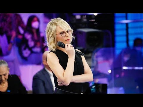 Amici 20, la reazione di Maria De Filippi alla battuta di Nino Frassica su Barbara D'Urso