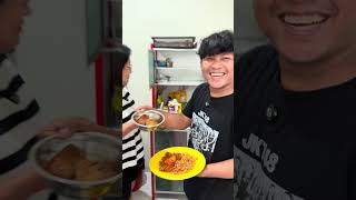 Download lagu Minta dikit kok! #andrianjuantoro #dailyfunny #dellaseptt #comedymemes #ngakak #comedy #lucu #makan mp3