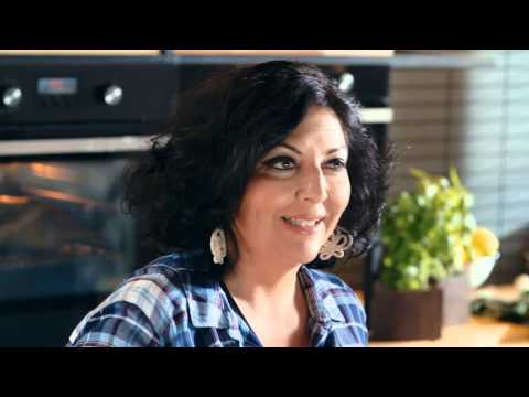 Mautner Zsófi - Libasült burgonyás palacsintával és fűszeres-savanyított lila káposztával