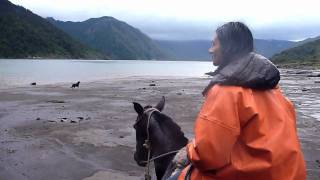 preview picture of video 'randonnée à cheval au lac Cabrera (patagonie chilienne)'