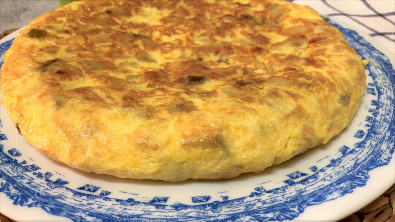TORTILLA DE PATATAS, PIMIENTOS Y CEBOLLA, LA MEJOR DEL MUNDO, NO TE LA PIERDAS!!