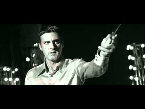 La fille sur le pont (The Girl on the Bridge) [1999] knife throwing scene