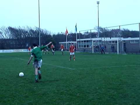 John Babijn scoort tijdens Meeuwen B1-Patrijzen B1