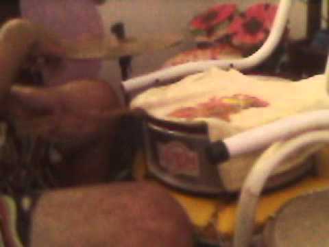 Impressionante! Incrível o som da bateria mais bizarra do mundo!