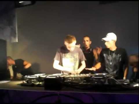 D-Teq vs. Fourfingerz @ Q-Base 2012 - Temple of Anarchy