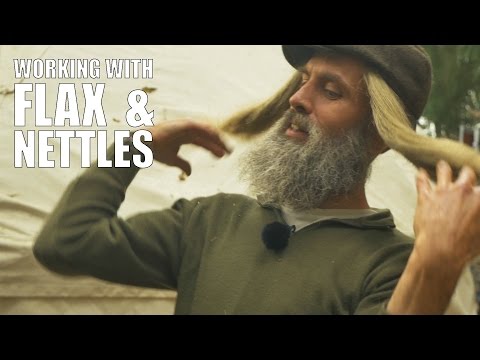 Arbeiten mit Flachs und Brennnesseln