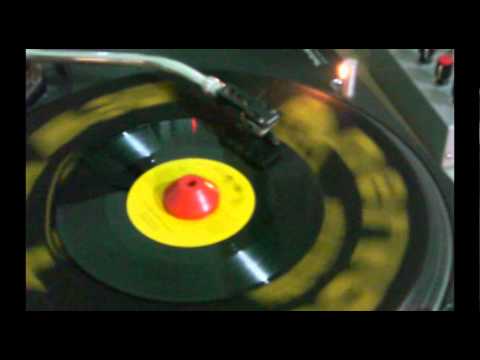 Ras William A & Ras Jeff S - Selassie I - Ba Nou Fos + Version --- Jah Wisdom 7" by Ras Kodjo Asher