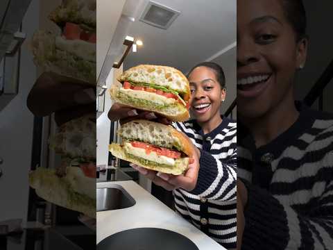 QUICK AND EASY CAPRESE SANDWICHES