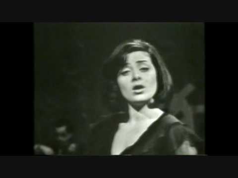 Simone de Oliveira - Sol de Inverno (1965 - canção cantada ao vivo em programa da RTP)