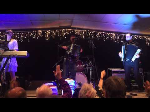 CHRIS RYBAK JOINS MOLLIE B & SQUEEZEBOX AT THE HALLETTSVILLE KC ON 'A JA SAM' POLKA