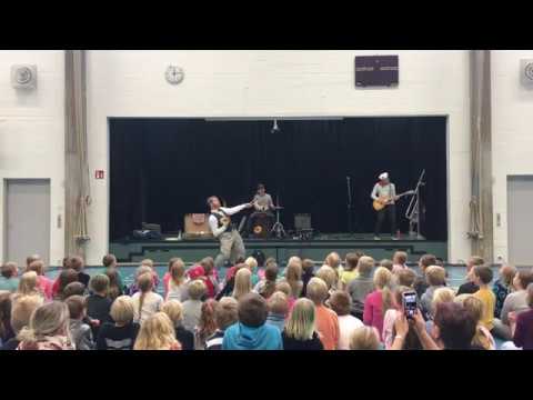 Merkkarit & Kai Kuutamo - Pyörät Ne Pyörivät