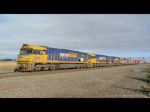 7AM5 Pacific National Freight Train With Four Diesel Locomotives (16/5/2021) - PoathTV Railways