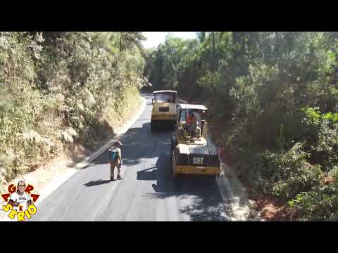 FAVELACOP SOBREVOANDO A PAVIMENTAÇÃO DA ESTRADA MARIA SOARES PEREIRA EM SÃO LOURENÇO DA SERRA.