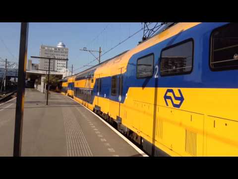 NS NID DDZ 7620 vertrekt uit Leiden Centraal