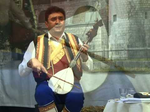 Sasa Laketic - Liturgija Vladike Nikolaja - (LIVE) – Guslarsko jutro - (TV Duga Plus 2014)