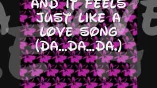 Sara Evans Feels Just Like A Love Song w/ lyrics (on screen)